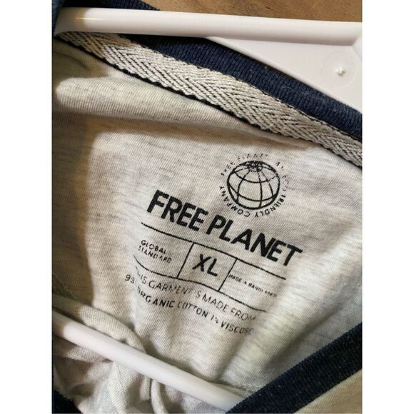 ‎Free Planet Men’s Tee - Picture 3 of 5